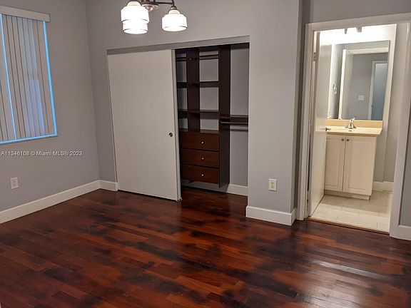 4th image of 3340 NE 190th St APT 802