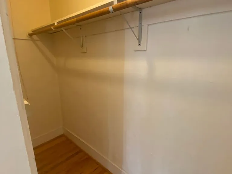 Regis Apartments — Photo 26