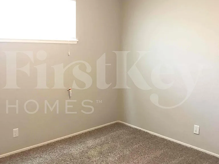 1810 Renada Cir — Photo 21