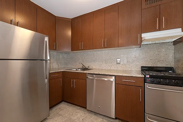 Rented by AZ REALTY NYC LLC | media 13