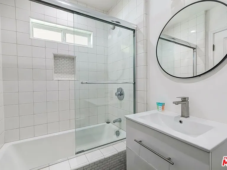 3201 Bonnie Hill Dr — Photo 20