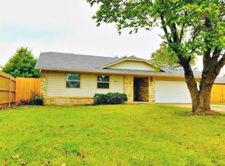 821 N Robinson Ave, Moore, OK 73170