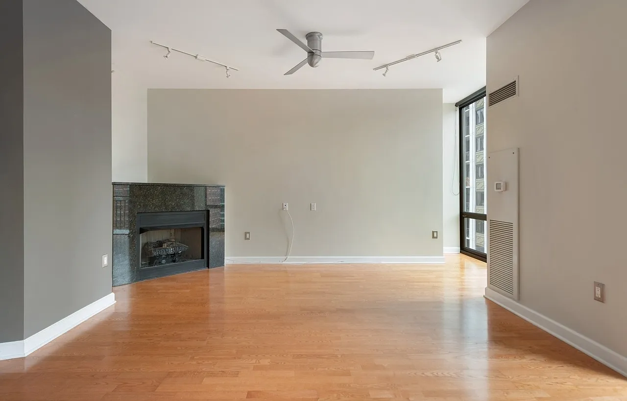 2 bed, 1008 sqft, $3,000 — Photo 4