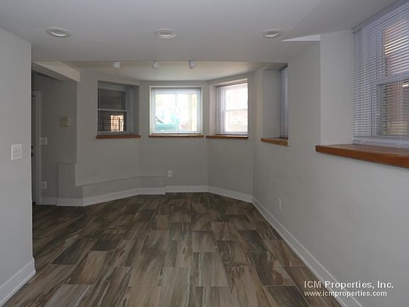 3rd image of 2326 N Southport Ave #G5