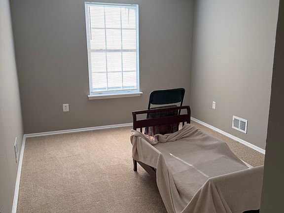 4th image of 99 Iroquois Dr #99