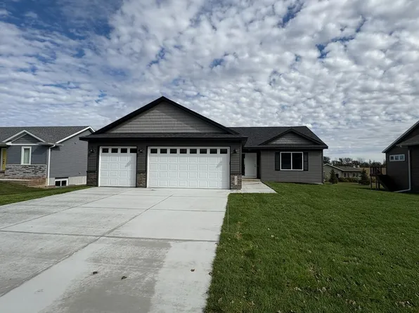 217 Bouldercrest Ave NE, Owatonna, MN 55060