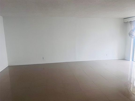 3rd image of 4046 NW 19th Street #203