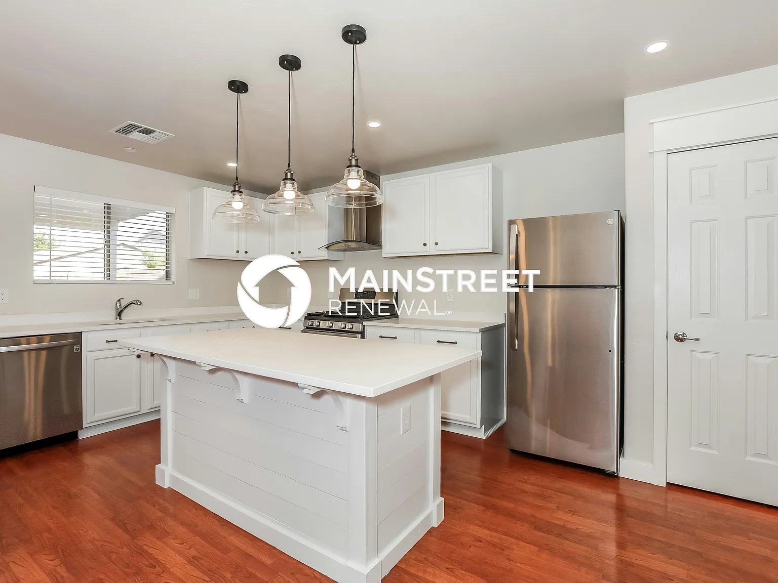 1658 E Anastasia St — Photo 4