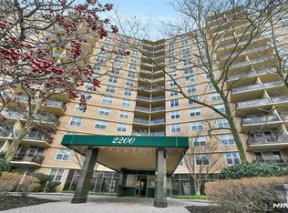 2200 N Central Rd APT 12S, Fort Lee, NJ 07024