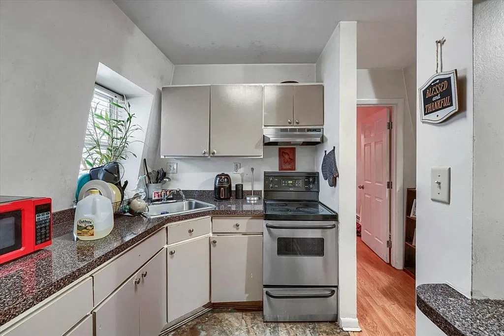 2 bed, 1000 sqft, $2,700 — Photo 1