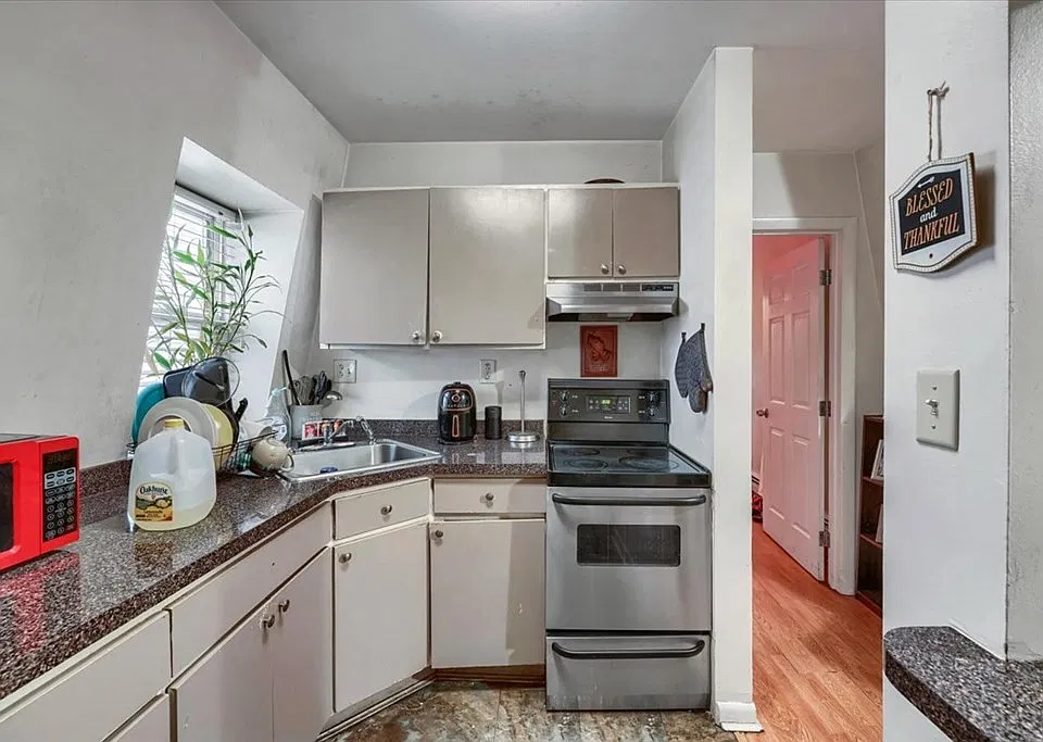 43 Woodward Ave #2