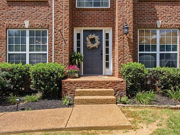 2nd image of 2923 Burtonwood Dr