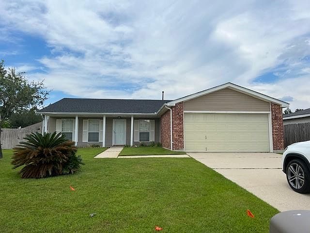 1st image of 1013 Palmetto Ct