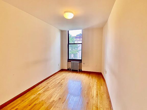 3rd image of 134 W 74th St APT 5A