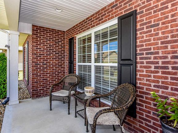 5th image of 1113 Cherbourg Dr
