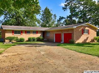 20 Sandra Ln, Athens, AL 35611