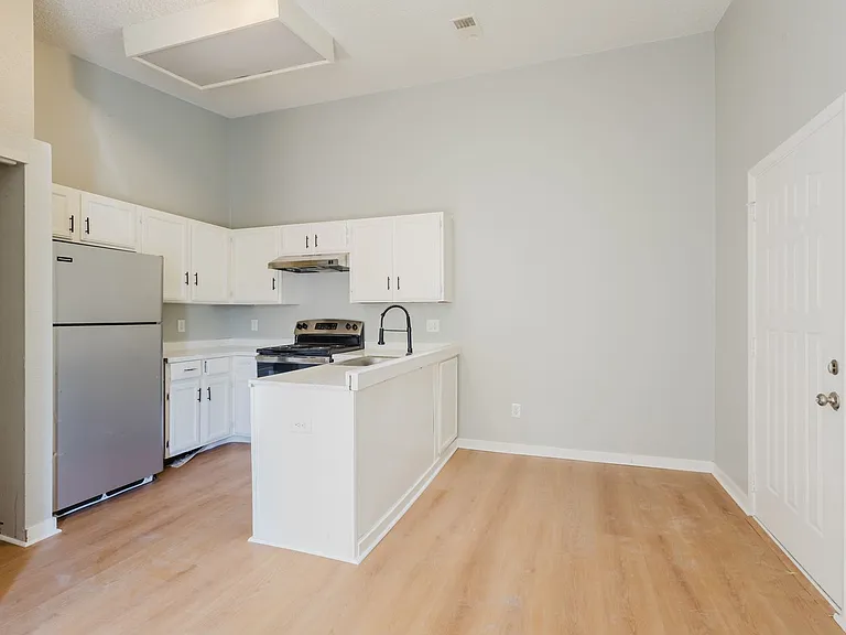 932 S Dearborn Way #18 — Photo 5