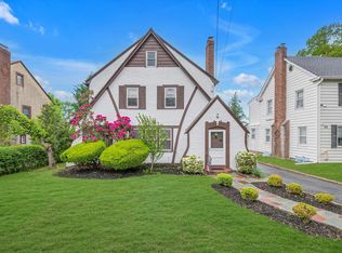 48 Colgate Rd, Great Neck, NY 11023