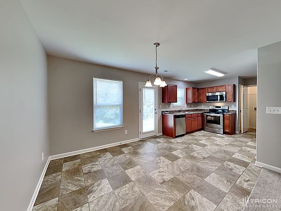 4th image of 5728 Abenaki Dr