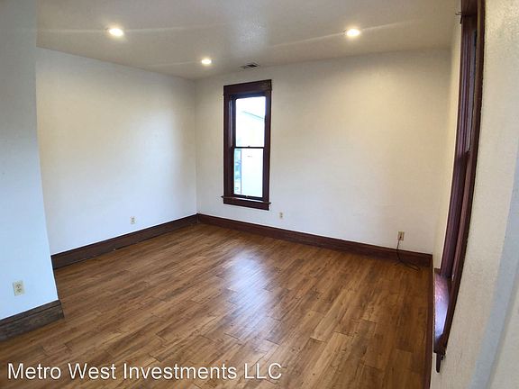 4th image of 952 Marine St #8181776