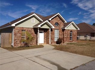224 Dogwood St, Waveland, MS 39576