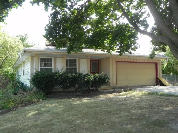 S77W18359 Janesville ROAD, Muskego, WI 53150