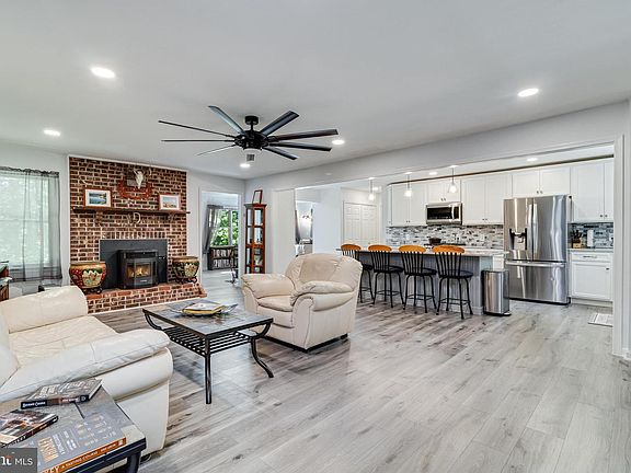 4th image of 39830 Stillwater Way