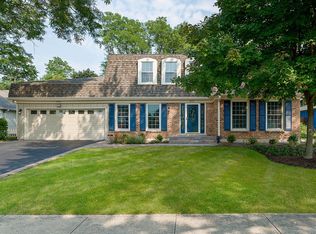 2043 Spring Green Dr, Wheaton, IL 60189
