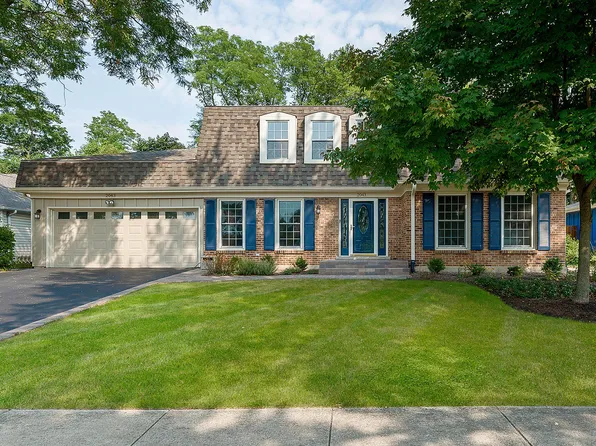 2043 Spring Green Dr, Wheaton, IL 60189