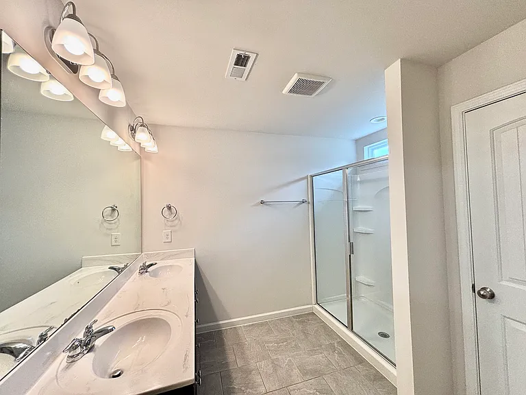 358 Falcon Ct — Photo 6
