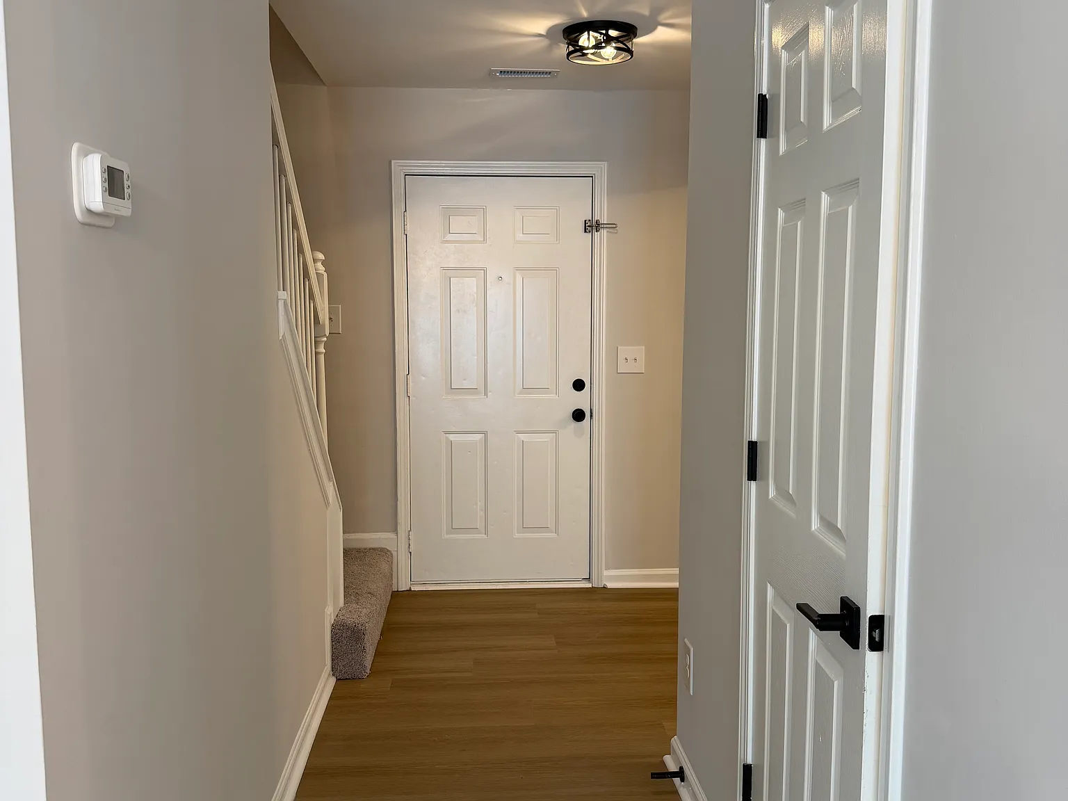 3 bed, 2.5 bath, 1850 sqft, $2,350 — Photo 3