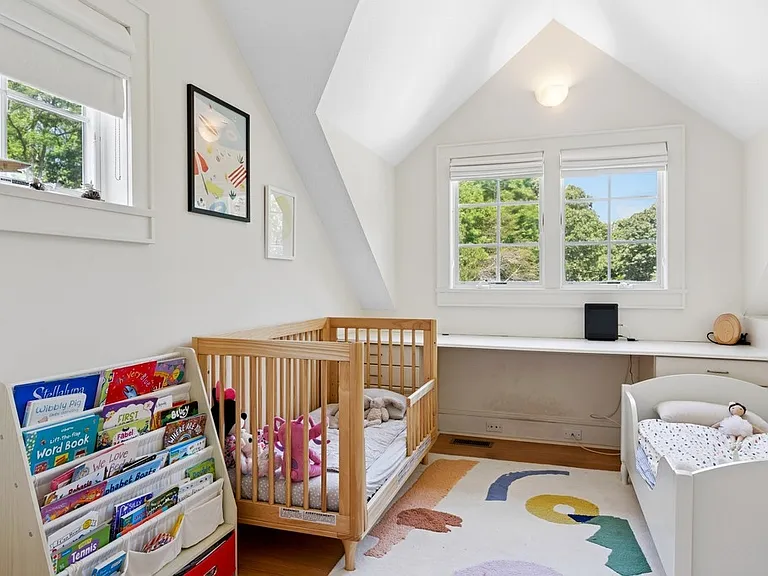 4 Great Circle Rd — Photo 18