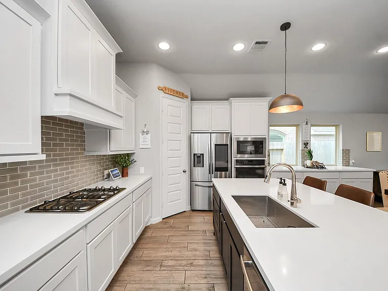 1711 Rustling Creek Dr — Photo 8