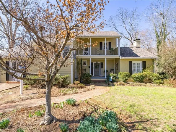 651 Highland Dr, Eden, NC 27288