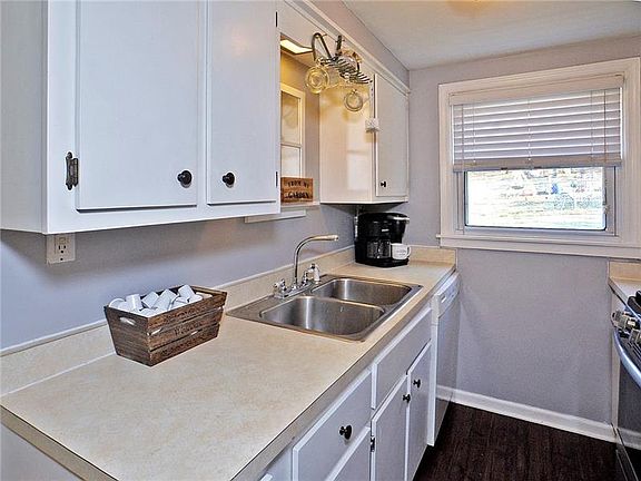 5th image of 4737 Mill Stream Ct