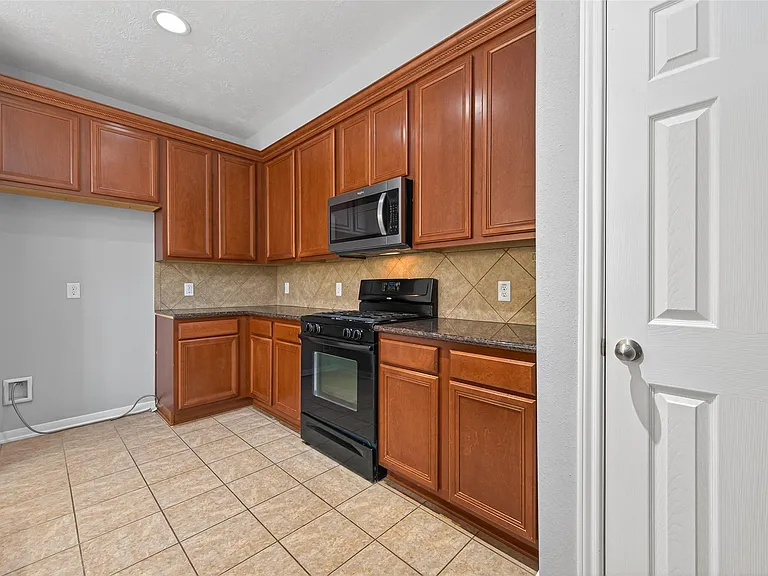 3646 Standing Rock Dr — Photo 3
