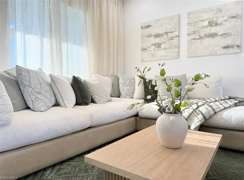 3 bed, 2.0 bath, 1800 sqft, $2,500 — Photo 2