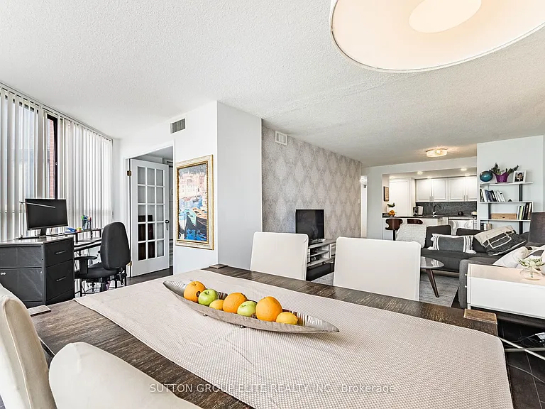 2091 Hurontario St #307 — Photo 21