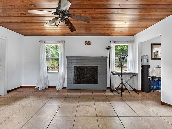 4th image of 8023 Stone Rd