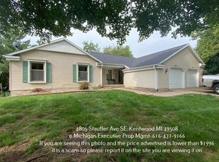 4805 Stauffer Ave SE, Kentwood, MI 49508