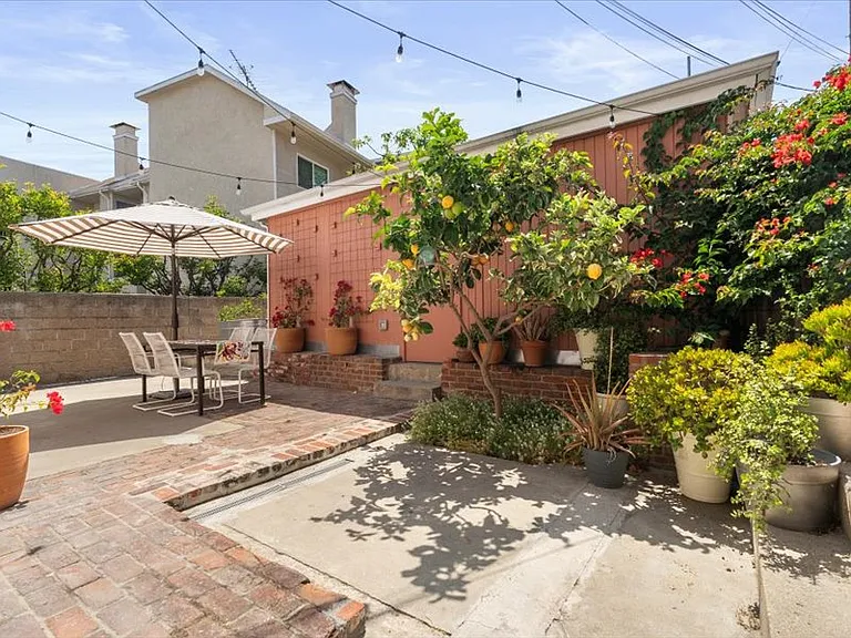 823 Austin Ave #3 — Photo 19
