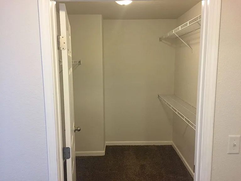 4236 Parkview Dr — Photo 7