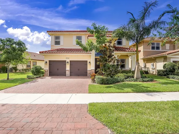 9761 S Miralago Way, Pompano Beach, FL 33076