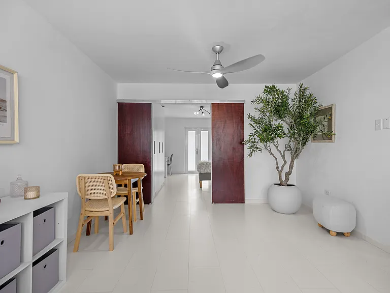 1551 Francia #4E — Photo 12