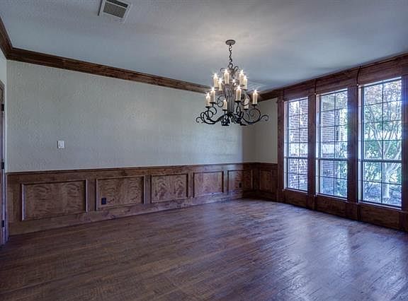 5th image of 1735 Weeping Willow Way