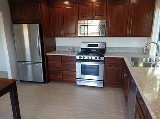 241 Iowa Pl, Oxnard, CA 93036