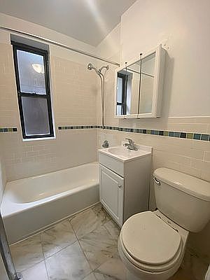 5th image of 414 W 44th St APT 1G