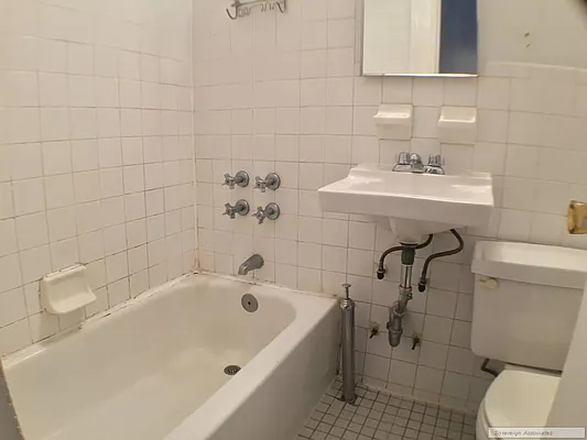 Rented by Sovereign Associates | media 50