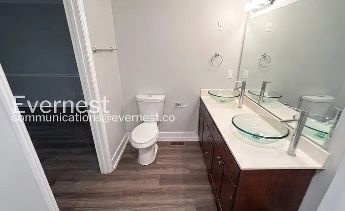 404 Dabney Dr — Photo 8