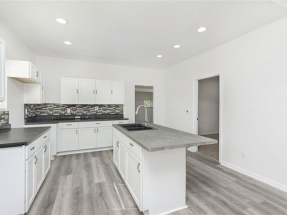 4th image of 1319 W 25th St